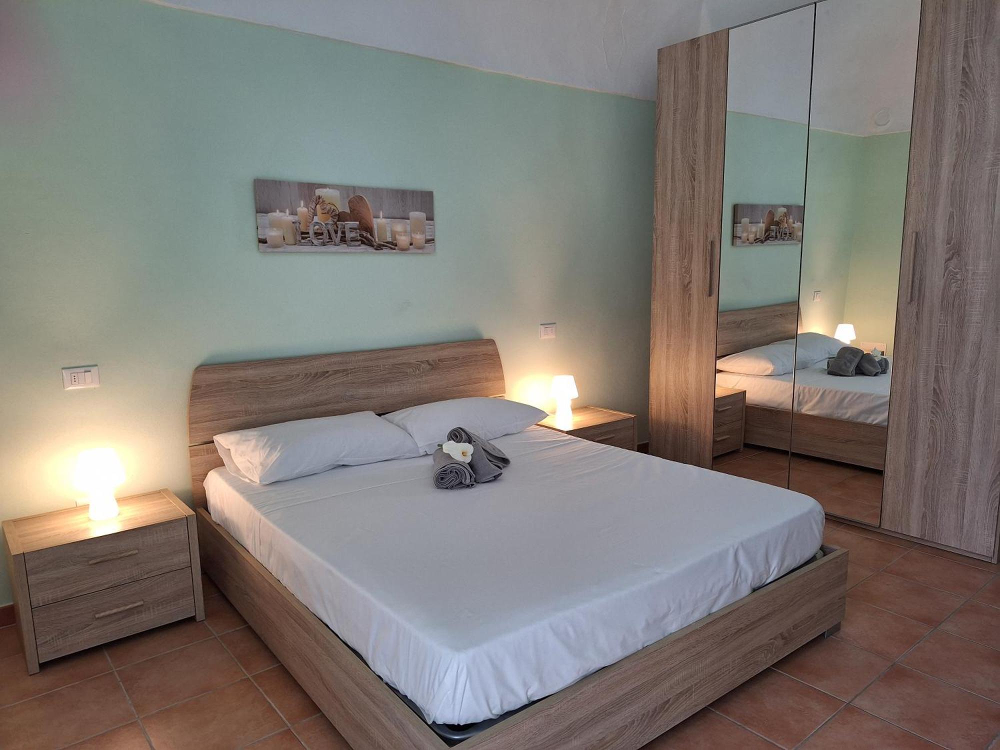 Casa Iris Apartment Cisano sul Neva Luaran gambar